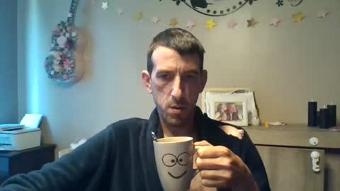 Snapshot of belgianboy33 chatting on 07-09-26, 06:50 Dreamcock online show from 07-09-26, 06:50