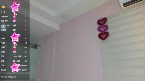 Snapshot of belinda_hills chatting on 01-06-25, 12:27 belinda online show from 01-06-25, 12:27
