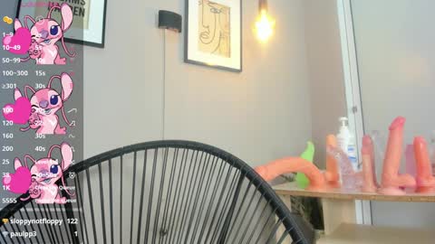 Snapshot of belinda_hills chatting on 01-22-25, 12:16 belinda online show from 01-22-25, 12:16