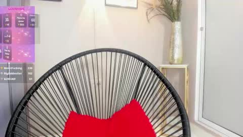 Snapshot of belinda_hills chatting on 01-29-25, 06:50 belinda online show from 01-29-25, 06:50