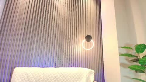 Snapshot of belinda_hills chatting on 02-13-25, 10:43 belinda online show from 02-13-25, 10:43