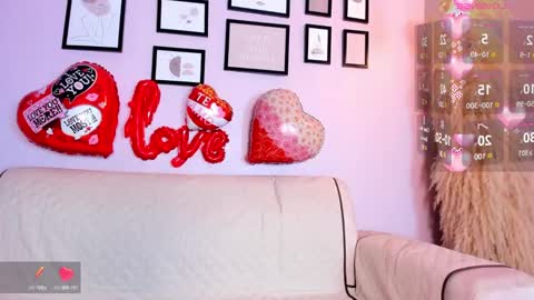 Snapshot of belinda_hills chatting on 02-14-25, 08:05 belinda online show from 02-14-25, 08:05