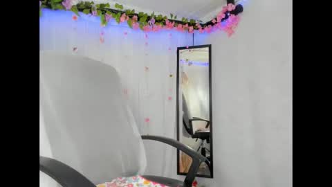 modelo independiente online show from 03-16-26, 09:52