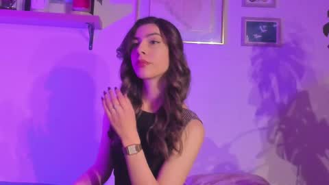 Snapshot of belindareyes chatting on 09-21-25, 02:35 Bel online show from 09-21-25, 02:35