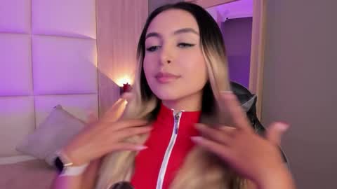 Bella cam online show from 09-15-25, 07:25