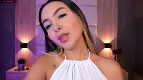 Bella cam online show from 09-30-25, 07:30