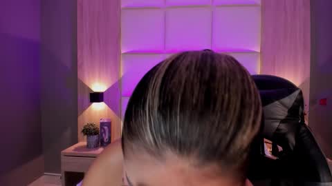 Bella cam online show from 10-30-25, 08:09