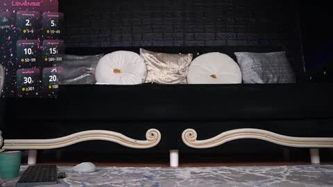 Emma  Bella online show from 01-28-25, 12:05