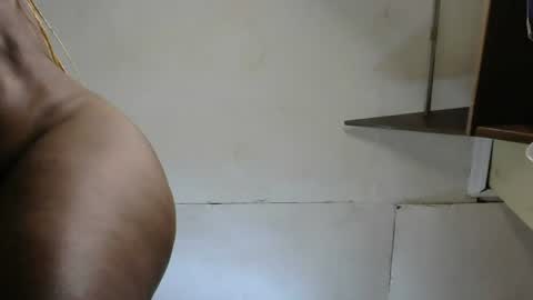 Snapshot of bella_c8 chatting on 06-26-26, 05:56 bella_c8 online show from 06-26-26, 05:56