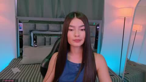 Snapshot of bella_clark2 chatting on 04-26-26, 09:01 Bella online show from 04-26-26, 09:01