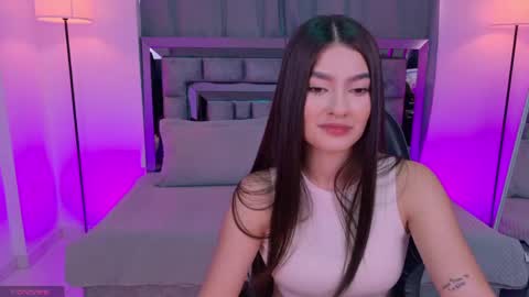 Snapshot of bella_clark2 chatting on 05-15-26, 02:24 Bella online show from 05-15-26, 02:24