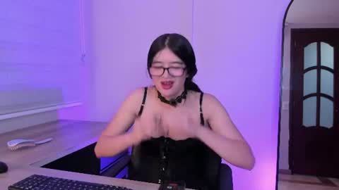 Snapshot of bella_corbin chatting on 06-24-26, 01:32 Bella Corbin online show from 06-24-26, 01:32