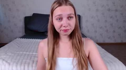 Snapshot of bella_here chatting on 06-30-26, 12:22 bella online show from 06-30-26, 12:22