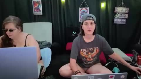 Bella James online show from 11-21-25, 04:38