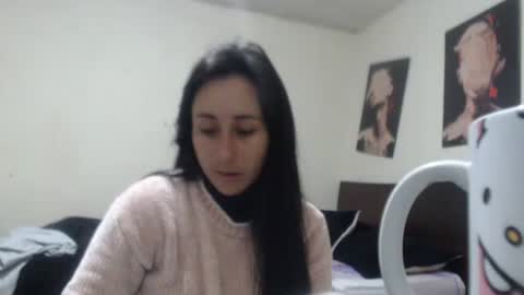 bella_luna34 online show from 05-13-26, 10:12