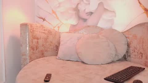 Snapshot of bella_moonlight_cr chatting on 07-15-26, 03:45 BELLA online show from 07-15-26, 03:45