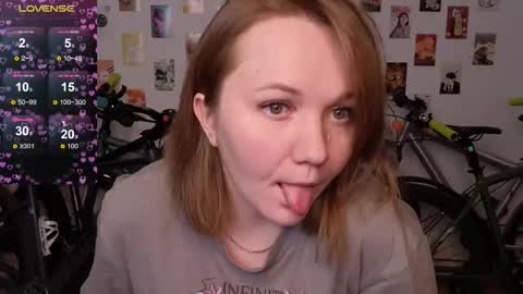 Bella online show from 11-06-25, 05:03