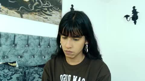 Bella online show from 12-18-25, 11:22