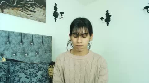 Snapshot of bella_poisonous chatting on 01-18-26, 10:57 Bella online show from 01-18-26, 10:57