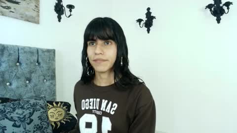 Snapshot of bella_poisonous chatting on 02-20-26, 11:38 Bella online show from 02-20-26, 11:38