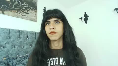 Snapshot of bella_poisonous chatting on 06-13-26, 01:14 Bella online show from 06-13-26, 01:14
