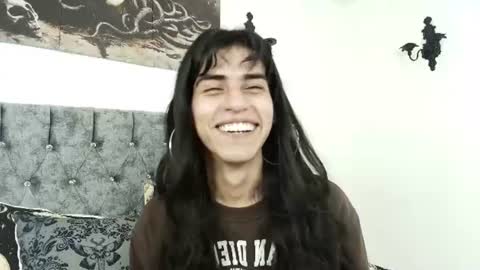 Snapshot of bella_poisonous chatting on 07-29-26, 01:37 Bella online show from 07-29-26, 01:37