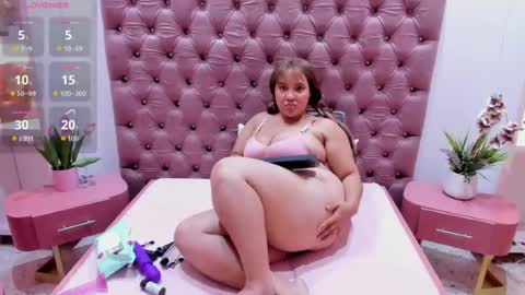Snapshot of bella_rouge0 chatting on 06-19-26, 03:16 bella_rouge0 online show from 06-19-26, 03:16