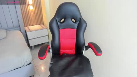 Snapshot of bella_stone3 chatting on 02-17-26, 07:20 BELLA STONE online show from 02-17-26, 07:20