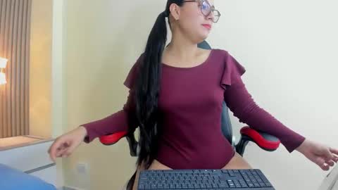 Snapshot of bella_stone3 chatting on 02-26-26, 07:35 BELLA STONE online show from 02-26-26, 07:35