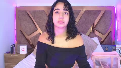 Bella Swwan  online show from 04-11-26, 02:43