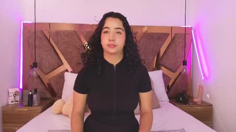 Bella Swwan  online show from 05-09-26, 06:13