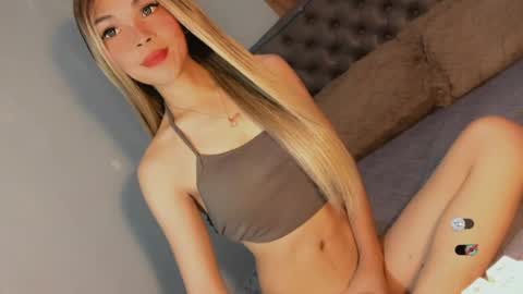 Snapshot of bella_tara chatting on 06-13-26, 03:37 Bella online show from 06-13-26, 03:37