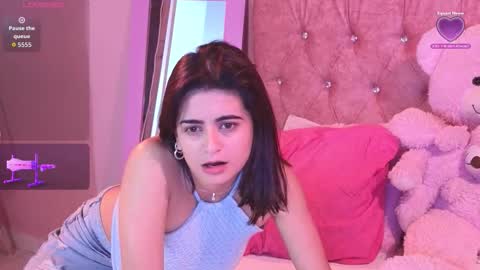 bella_thixx online show from 10-25-25, 06:21