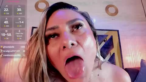 Snapshot of bella_volup chatting on 05-10-26, 02:00 bella_volup online show from 05-10-26, 02:00