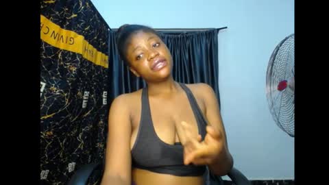 Snapshot of bellababy7 chatting on 04-19-26, 07:05 bella online show from 04-19-26, 07:05