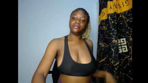 Snapshot of bellababy7 chatting on 04-22-26, 06:53 bella online show from 04-22-26, 06:53