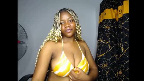 Snapshot of bellababy7 chatting on 05-12-26, 06:27 bella online show from 05-12-26, 06:27