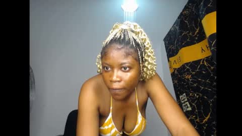 Snapshot of bellababy7 chatting on 05-20-26, 05:52 bella online show from 05-20-26, 05:52