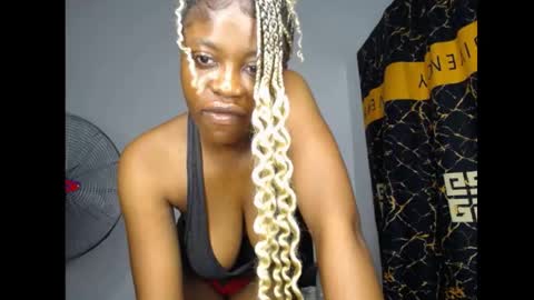 Snapshot of bellababy7 chatting on 05-27-26, 06:27 bella online show from 05-27-26, 06:27