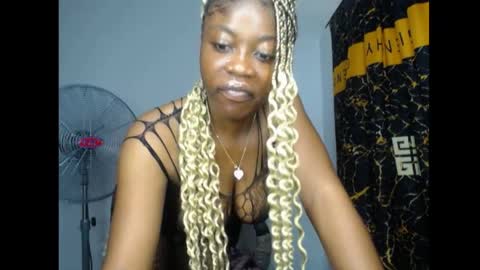 Snapshot of bellababy7 chatting on 05-31-26, 06:09 bella online show from 05-31-26, 06:09