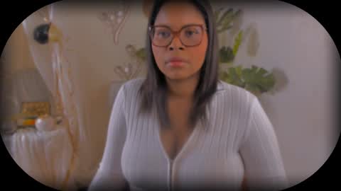 Snapshot of bellablakes18 chatting on 03-10-25, 07:21 Bellah Blakes-Sarah Scrumptious Lee online show from 03-10-25, 07:21