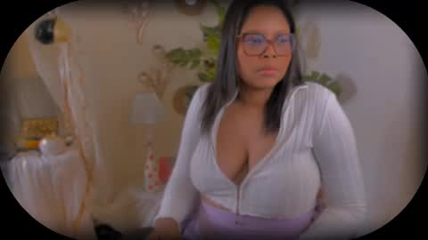 Snapshot of bellablakes18 chatting on 03-10-25, 10:26 Bellah Blakes-Sarah Scrumptious Lee online show from 03-10-25, 10:26