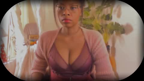 Snapshot of bellablakes18 chatting on 09-13-25, 02:44 Bellah Blakes-Sarah Scrumptious Lee online show from 09-13-25, 02:44