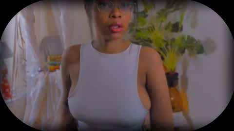 Snapshot of bellablakes18 chatting on 09-15-25, 06:57 Bellah Blakes-Sarah Scrumptious Lee online show from 09-15-25, 06:57