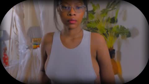 Snapshot of bellablakes18 chatting on 09-18-25, 02:13 Bellah Blakes-Sarah Scrumptious Lee online show from 09-18-25, 02:13