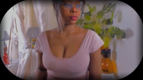 Snapshot of bellablakes18 chatting on 09-21-25, 06:59 Bellah Blakes-Sarah Scrumptious Lee online show from 09-21-25, 06:59