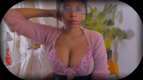 Snapshot of bellablakes18 chatting on 09-27-25, 09:09 Bellah Blakes-Sarah Scrumptious Lee online show from 09-27-25, 09:09