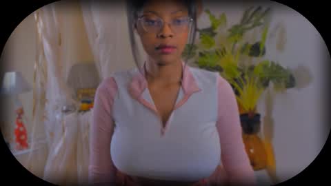 Snapshot of bellablakes18 chatting on 10-04-25, 03:26 Bellah Blakes-Sarah Scrumptious Lee online show from 10-04-25, 03:26