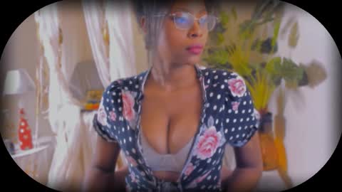 Snapshot of bellablakes18 chatting on 11-07-25, 03:39 Bellah Blakes-Sarah Scrumptious Lee online show from 11-07-25, 03:39