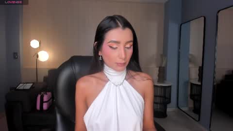 Snapshot of bellacarteer_ chatting on 06-27-26, 08:03 Bella C online show from 06-27-26, 08:03